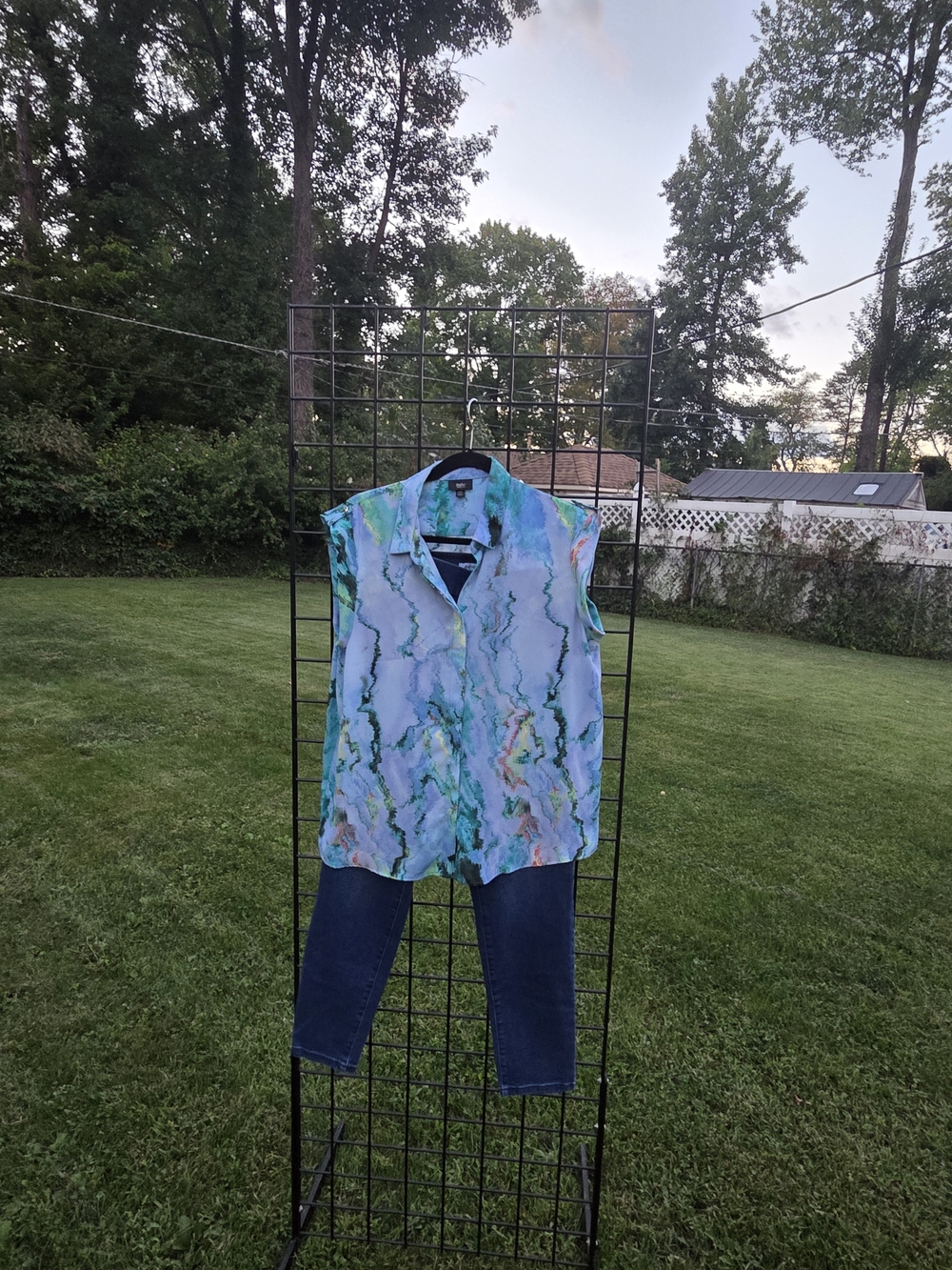 Aqua Marble Print Sleeveless Top with Dark Blue Jeans Set